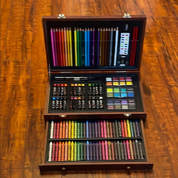 Other - Art 101 Doodle and Color 142 Piece Beginners Art Set in a Wood Carrying Case
